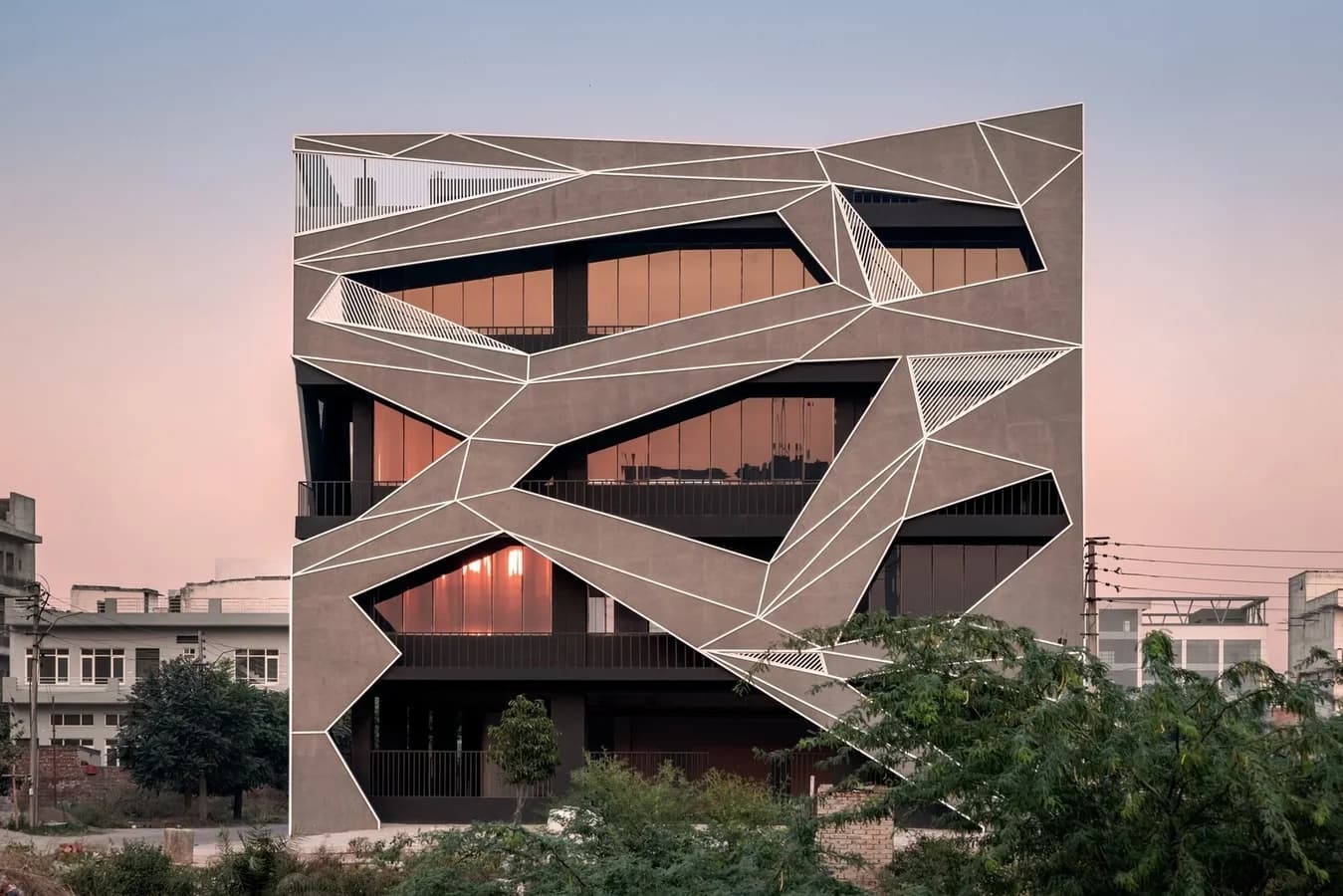 Facade trade